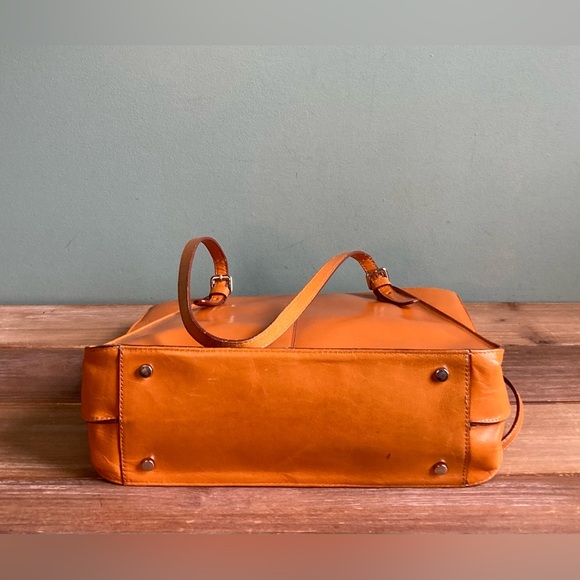 Hobo International Leather Tote Bag - Picture 5 of 8